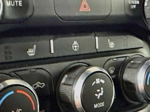 Used 2023 RAM 1500 4x4 Crew Cab image 20