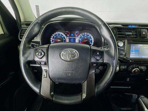 Used 2018 Toyota 4Runner TRD Off-Road image 11