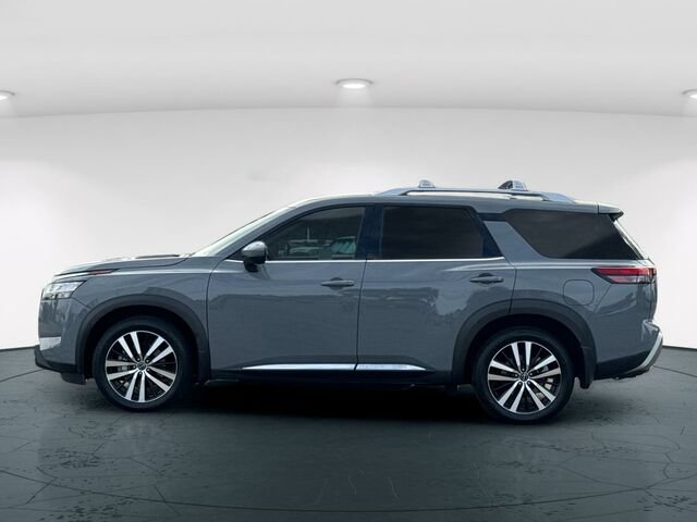Used 2024 Nissan Pathfinder Platinum AWD/4WD image 3