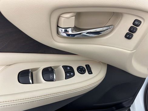 Used 2024 Nissan Murano Platinum w/ Cargo Package FWD image 28