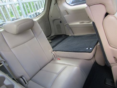 Used 2017 Nissan Pathfinder SL w/ SL Premium Package image 8