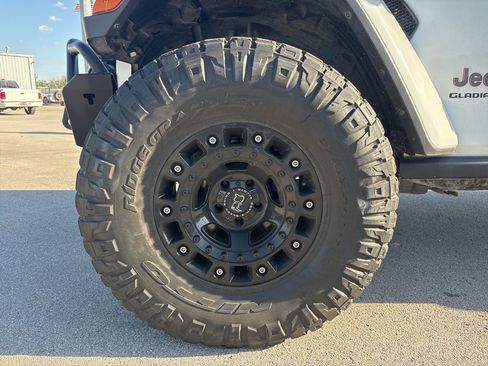 Used 2020 Jeep Gladiator Rubicon image 9