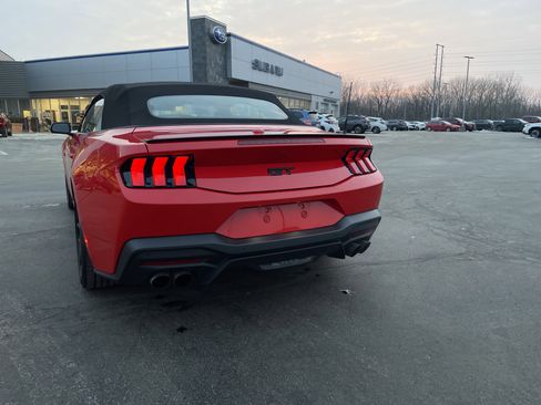 Used 2025 Ford Mustang GT Premium image 4
