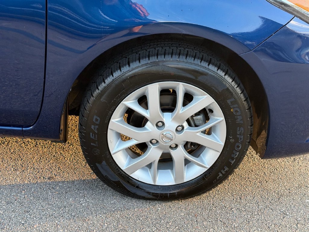 Used 2018 Nissan Versa SV w/ SV Special Edition Package FWD image 9