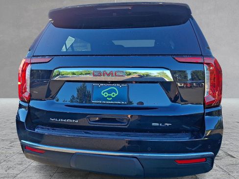 Certified 2022 GMC Yukon SLT w/ SLT Premium Package AWD/4WD image 5