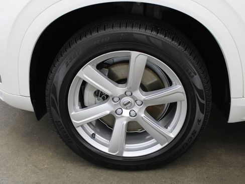 Used 2022 Volvo XC90 T5 Momentum FWD image 32