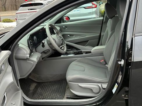 Used 2023 Hyundai Elantra SEL w/ Convenience Package image 20