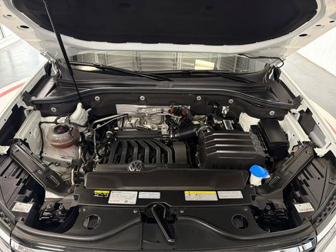 Used 2022 Volkswagen Atlas Cross Sport SE image 11