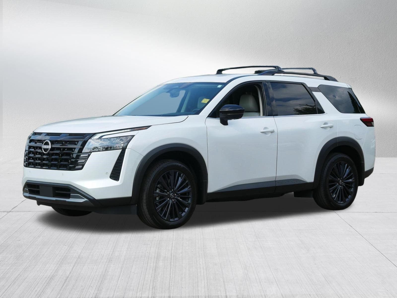 Certified 2026 Nissan Pathfinder SL w/ SL Premium Package AWD/4WD image 3