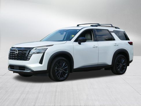 Certified 2026 Nissan Pathfinder SL w/ SL Premium Package AWD/4WD image 3