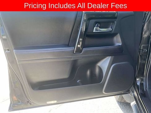 Used 2023 Toyota 4Runner TRD Off-Road Premium w/ Moonroof Package AWD/4WD image 18