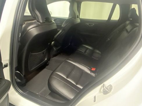 Certified 2024 Volvo V60 B5 Cross Country Plus image 12