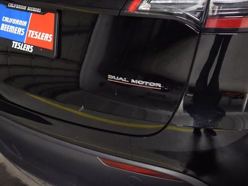 Used 2023 Tesla Model Y Performance image 4