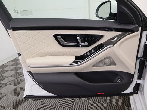 New 2026 Mercedes-Benz S 580e 4MATIC Sedan image 26