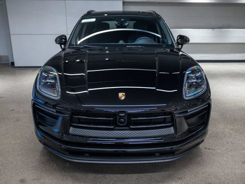 Certified 2026 Porsche Macan AWD/4WD image 12