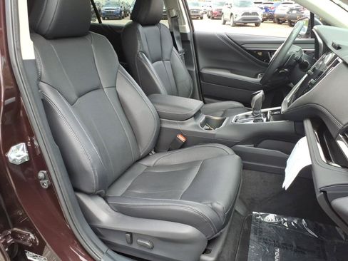 Used 2025 Subaru Outback Touring AWD/4WD image 5