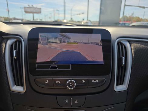 Used 2024 Chevrolet Malibu LT image 11