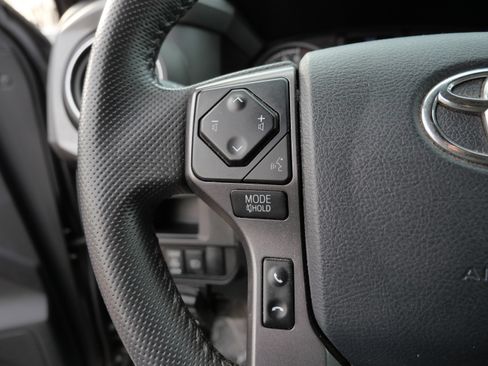 Certified 2019 Toyota Tacoma TRD Off-Road image 28