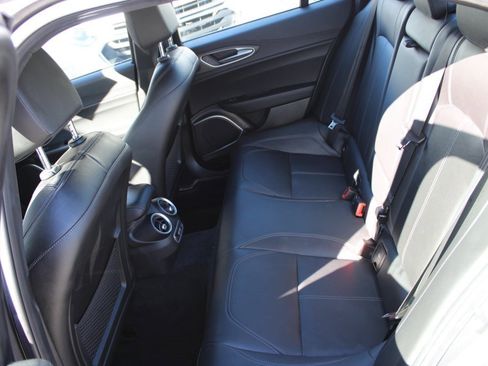 Used 2022 Alfa Romeo Giulia Ti image 27