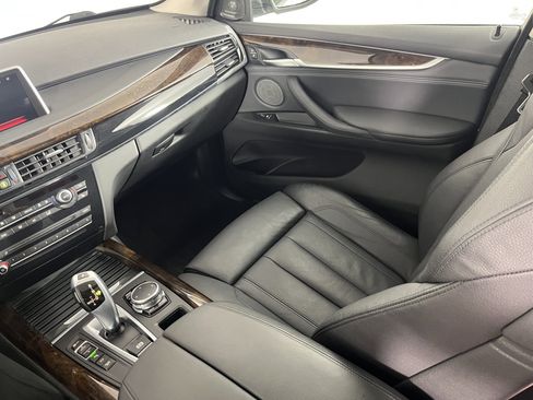 Used 2015 BMW X5 xDrive35d image 11