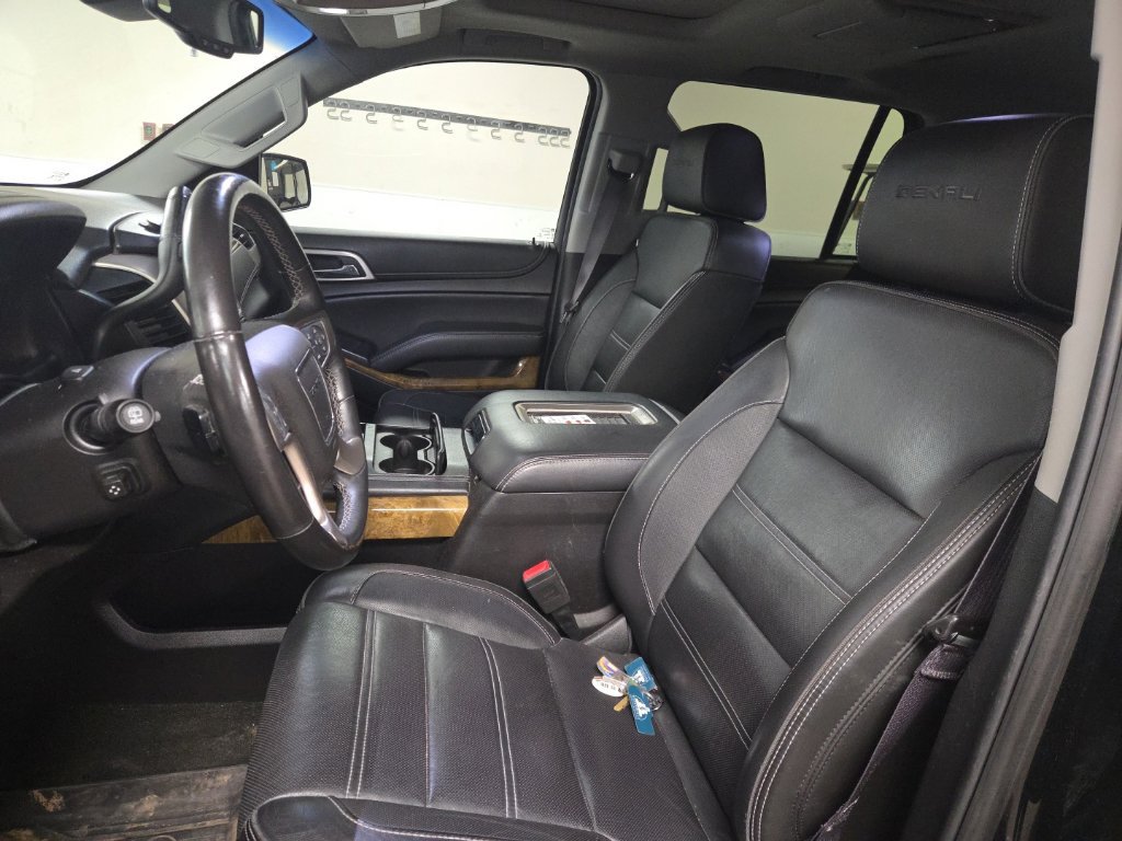 Used 2017 GMC Yukon Denali w/ Open Road Package AWD/4WD image 10
