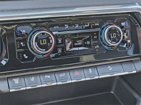 New 2025 GMC Sierra 2500 Denali w/ Denali Reserve Package image 19