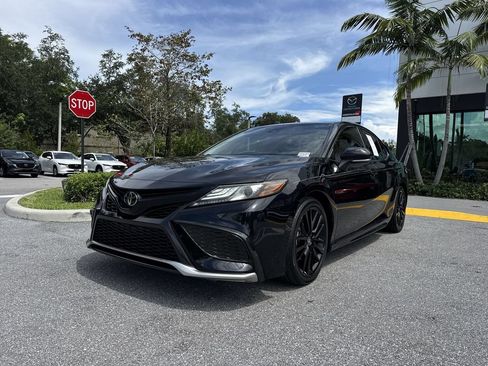 Used 2021 Toyota Camry XSE FWD image 31