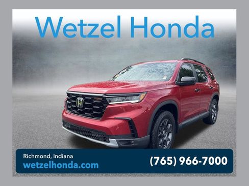 Used 2023 Honda Pilot TrailSport image 1