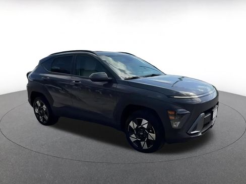 Used 2025 Hyundai Kona SEL image 2