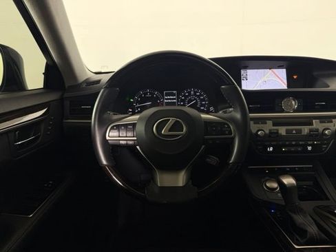 Used 2018 Lexus ES 350 w/ Luxury Package w/Wood Trim FWD image 34
