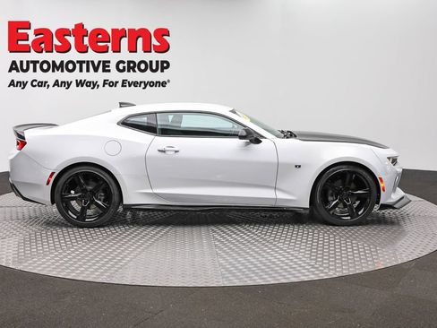 Used 2018 Chevrolet Camaro LT RWD image 4