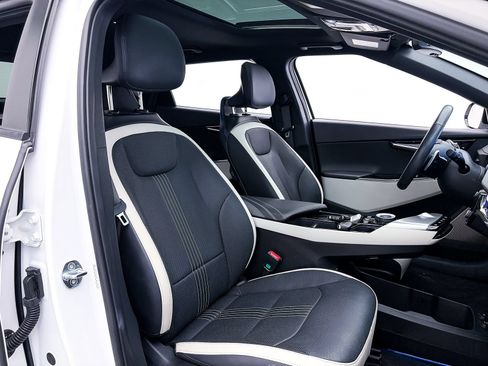 Certified 2023 Kia EV6 GT-Line AWD/4WD image 38