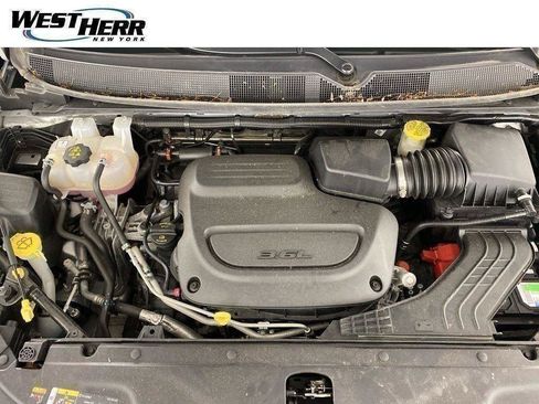 Used 2023 Chrysler Pacifica Limited FWD image 46