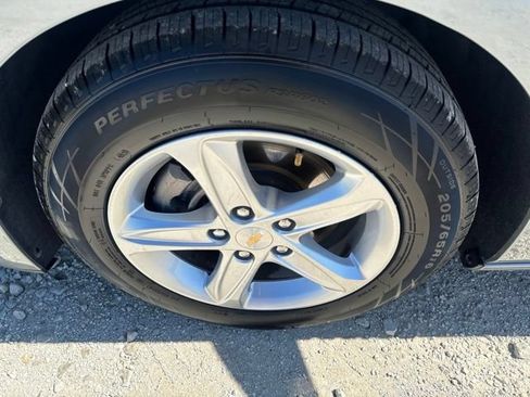 Used 2024 Chevrolet Malibu LT FWD image 15