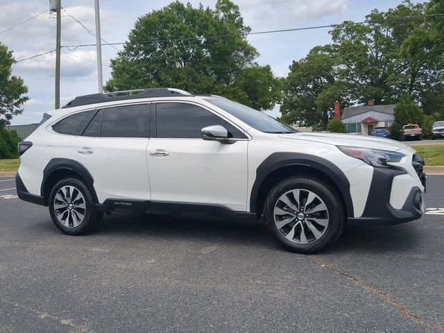 Used 2025 Subaru Outback Touring AWD/4WD image 2