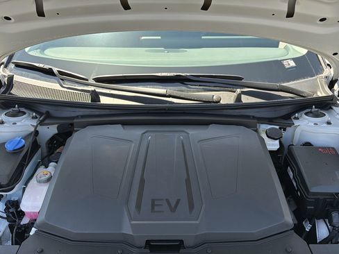 New 2026 Hyundai Ioniq 5 SE AWD/4WD image 16