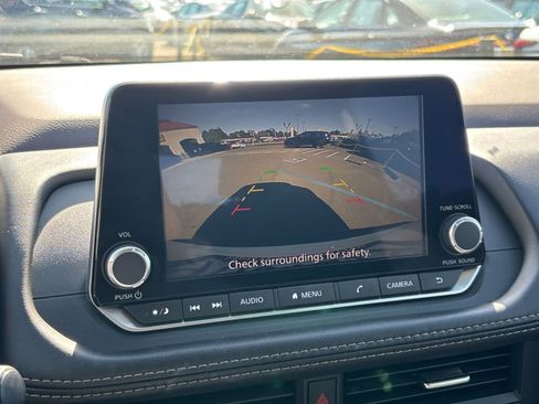 Used 2023 Nissan Rogue S FWD image 23