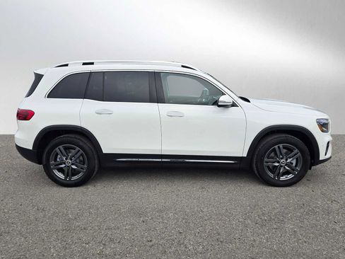Used 2026 Mercedes-Benz GLB 250 4MATIC image 3
