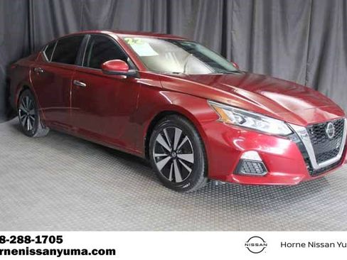 Used 2022 Nissan Altima 2.5 SV image 1