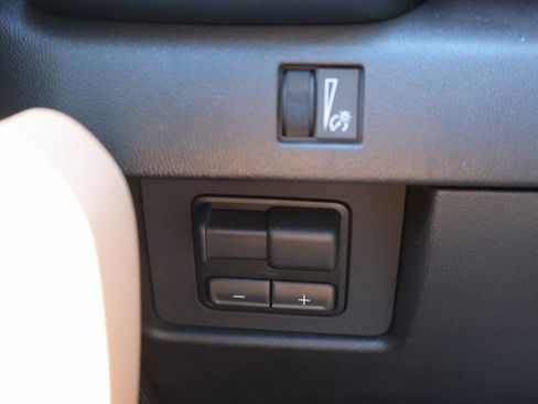 Used 2024 GMC Canyon AT4 image 17