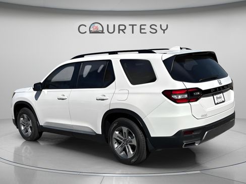 Certified 2026 Honda Pilot EX-L image 6
