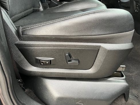 Used 2017 RAM 1500 Laramie image 36