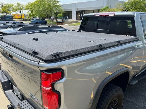Used 2025 Chevrolet Silverado 2500 ZR2 w/ Technology Package AWD/4WD image 6