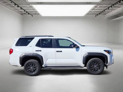 Used 2025 Toyota 4Runner SR5 AWD/4WD image 7