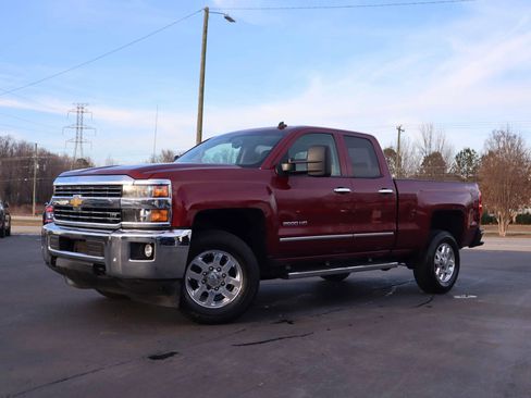Used 2015 Chevrolet Silverado 2500 LTZ w/ LTZ Plus Package image 6