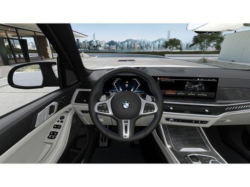 New 2026 BMW X7 M60i image 13