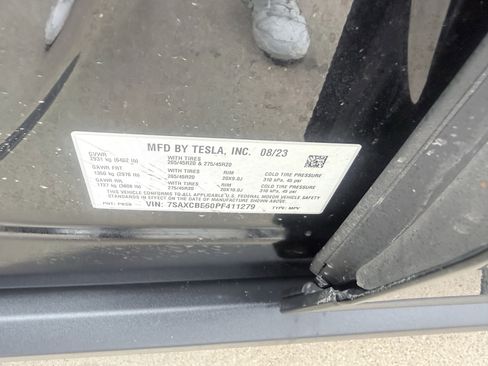 Used 2023 Tesla Model X Plaid image 39