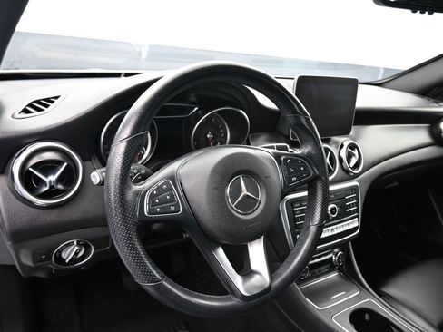 Used 2019 Mercedes-Benz GLA 250 4MATIC image 14