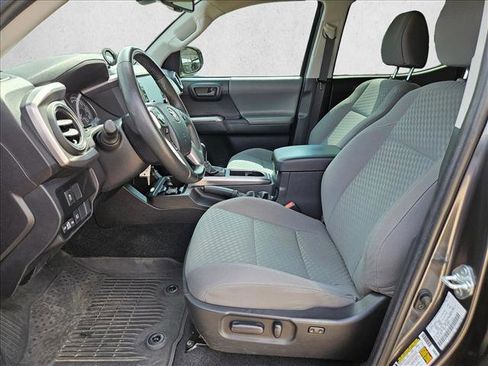 Used 2022 Toyota Tacoma SR5 RWD image 15