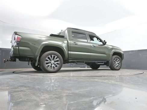 Used 2022 Toyota Tacoma Limited AWD/4WD image 44